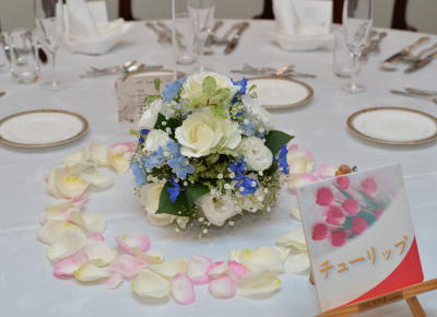 雫写真事務所 結婚 披露宴会場 テーブル装花 フラワーコディネート